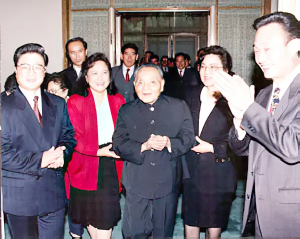 90年代黑白老照片，重温一代人的旧日烟火