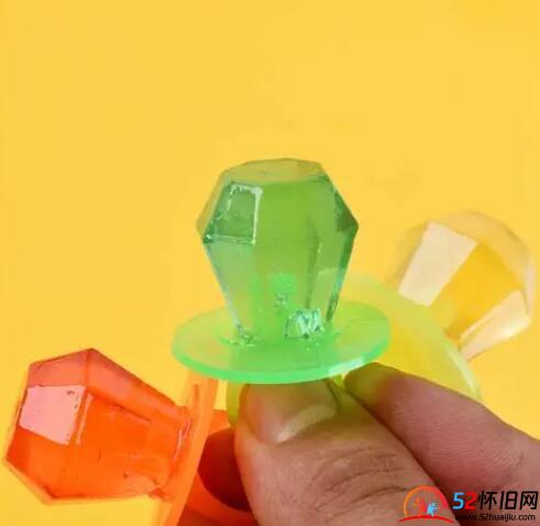 小时候吃的钻石糖戒指糖你还记得吗