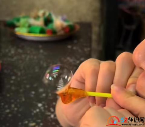 泡泡胶的童年快乐，小时候吹的泡泡胶  第2张