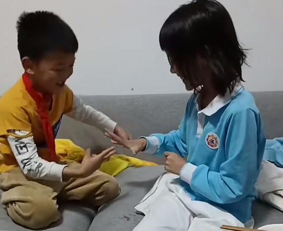 童年游戏：咕噜咕噜锤看谁最倒霉口诀  第2张