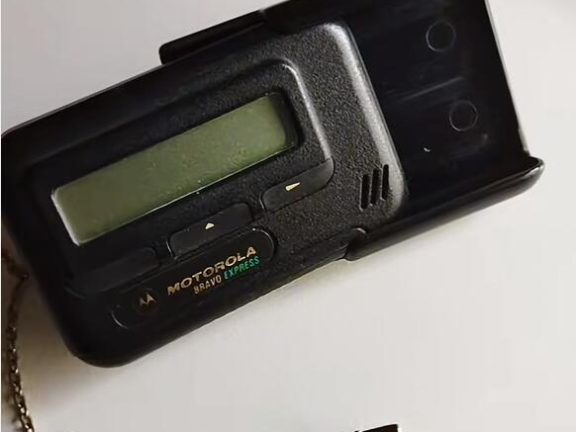 BB机：8090 后记忆中的传呼时代